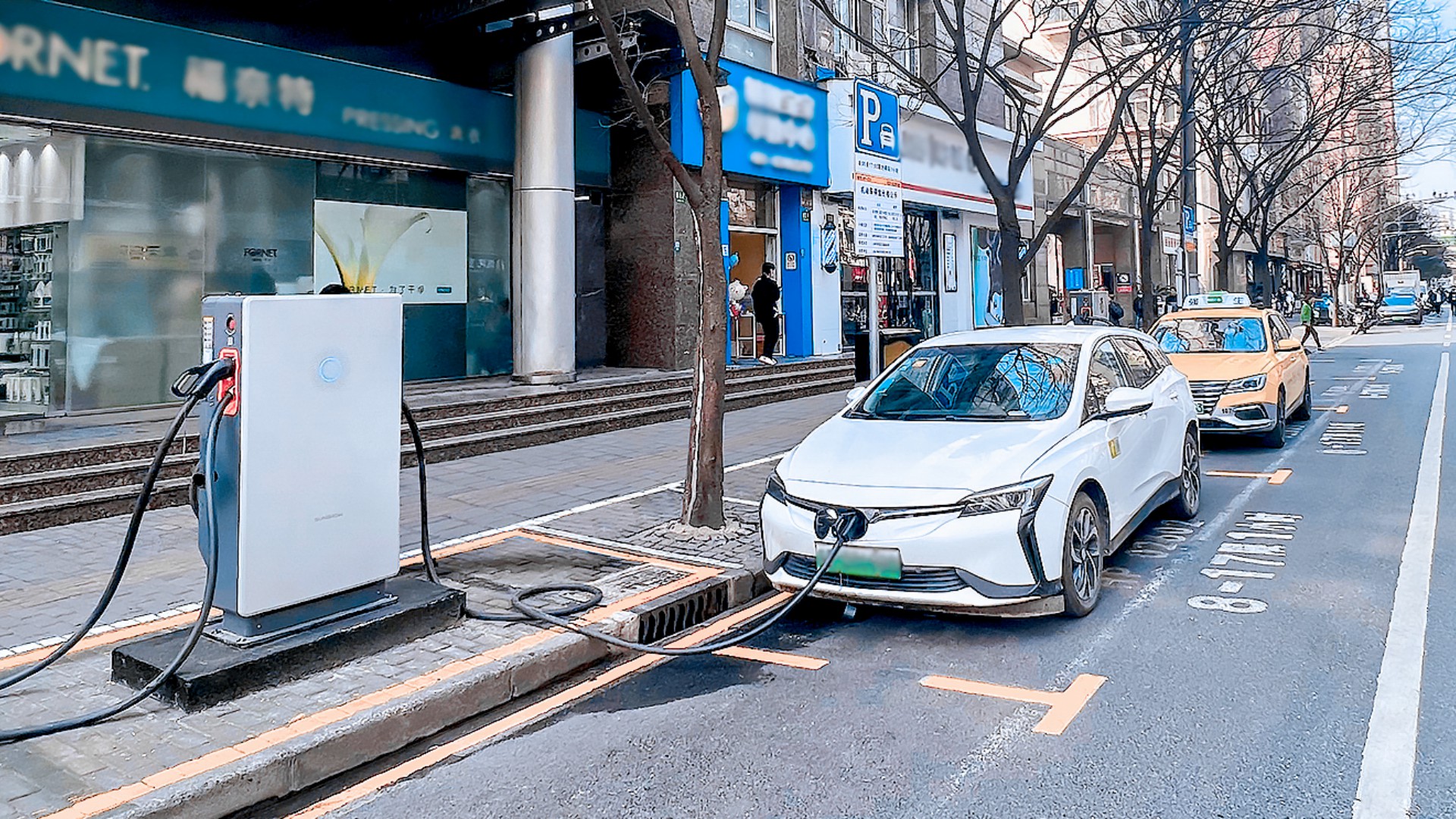 �Ϻ����׸��辶ͣ�������վ��Ŀ